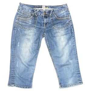 Mudd Distressed Capri Denim